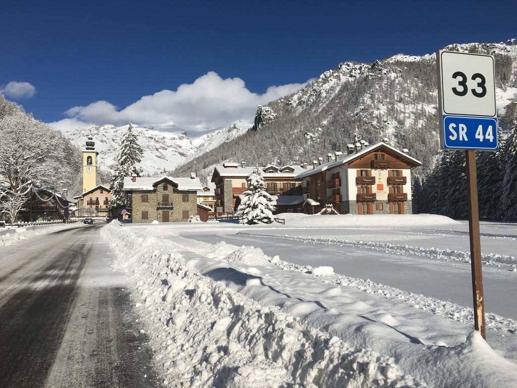 Lo Scoiattolo Hotel Gressoney-la-Trinité Extérieur photo