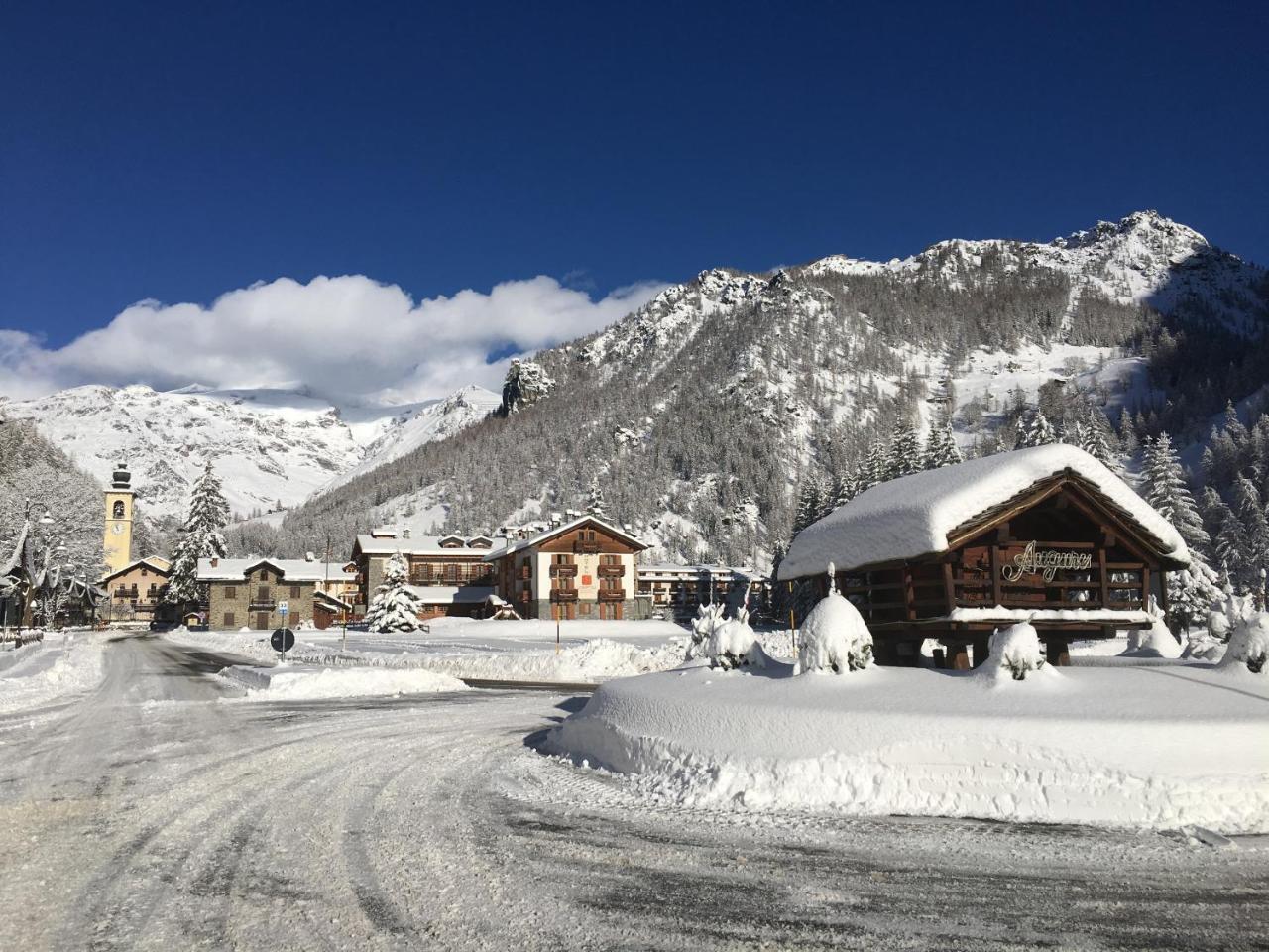 Lo Scoiattolo Hotel Gressoney-la-Trinité Extérieur photo